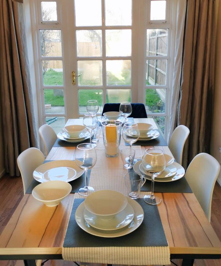 Emerald House - Spacious 3 Bed House With Ensuite Parking Gardens And Netflix Leamington Exteriér fotografie